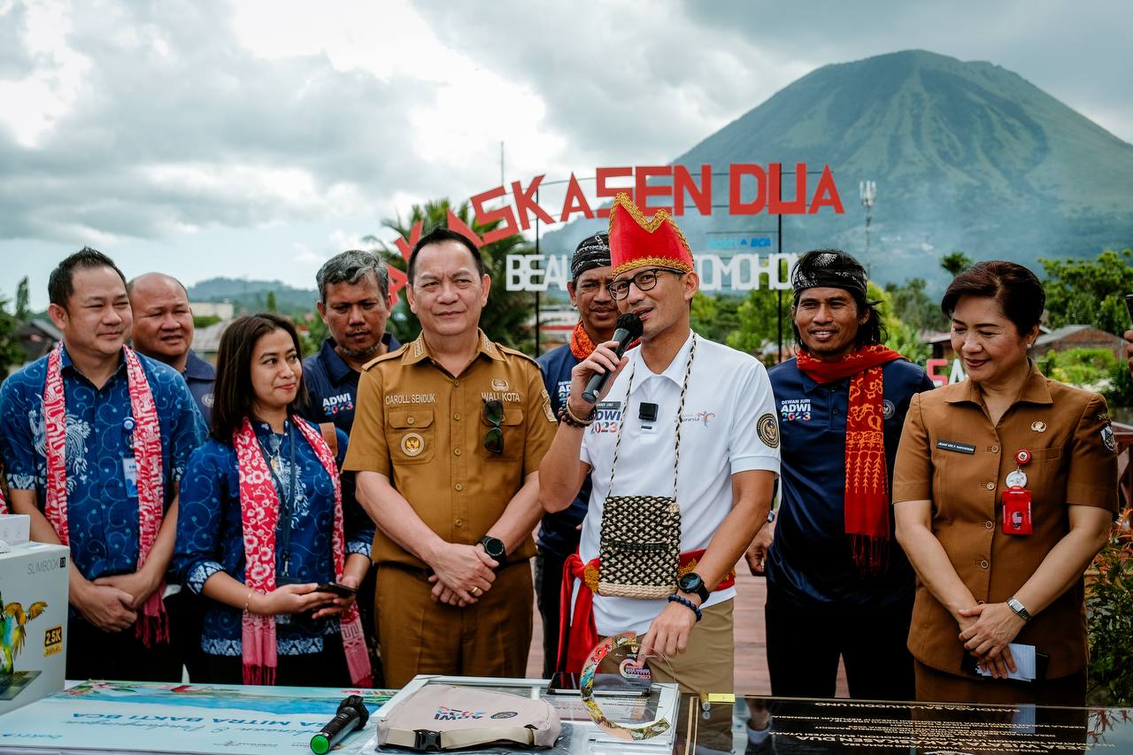 Siaran Pers Menparekraf Ajak Masyarakat Desa Wisata Kakaskasen Dua Di